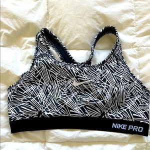NIKE SPORTS BRA sz LARGE